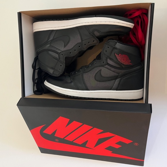 Jordan 1 satin gym red 10.5 main image 6
